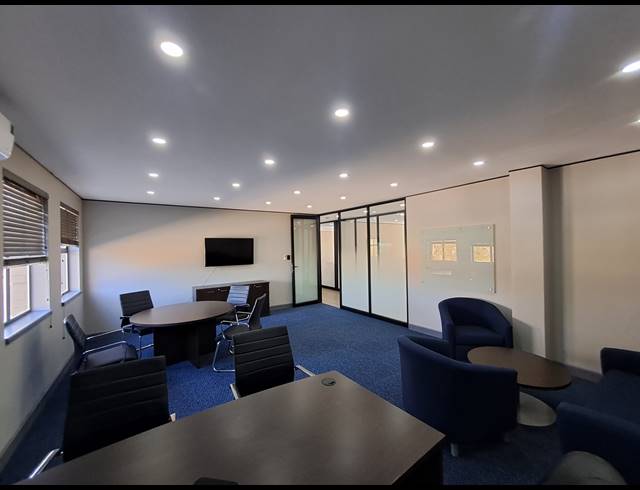 270M² OFFICE TO LET IN DUNKELD WEST